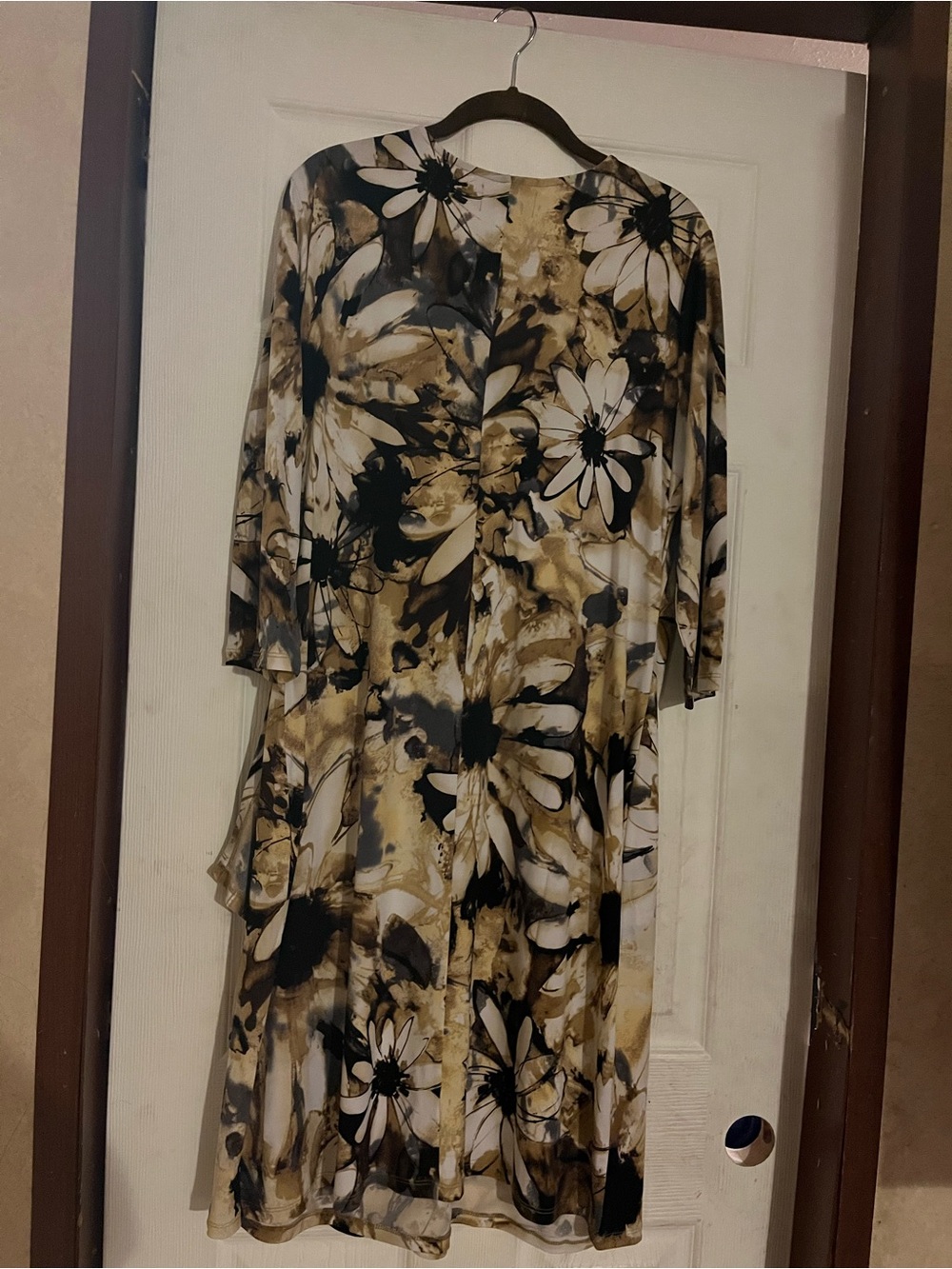 NWT Midnight Velvet Floral Faux Wrap Midi Dress Neutral